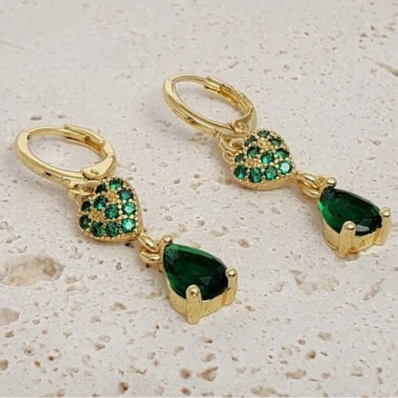18k Gold Plated Green CZ Heart Drop Huggie Earrings. New. - Picture 4 of 8